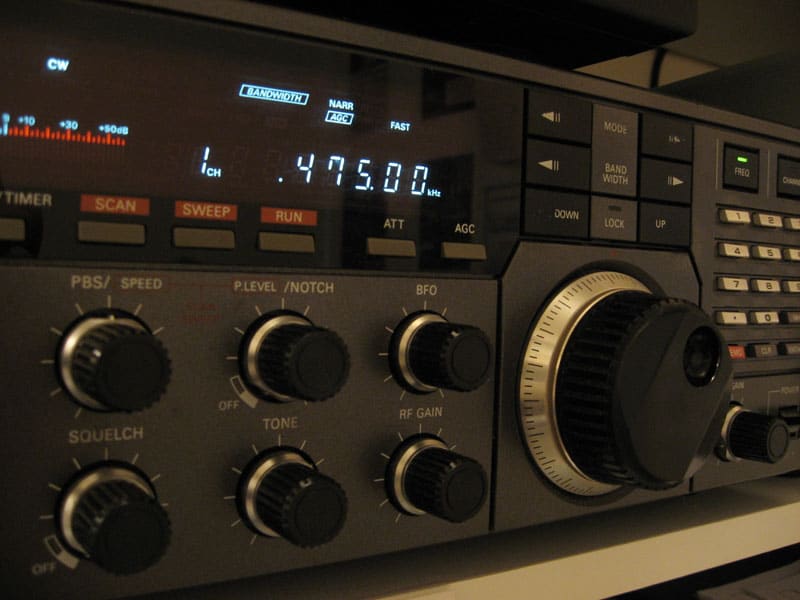 JRC NRD-525 receiver