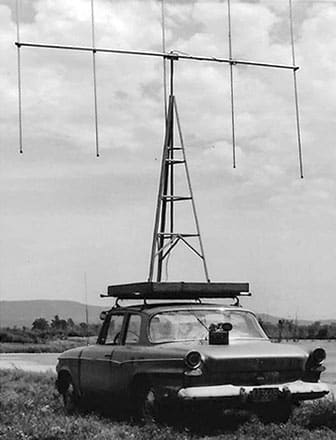 1960s US car with 5-element 6-metre beam on roof